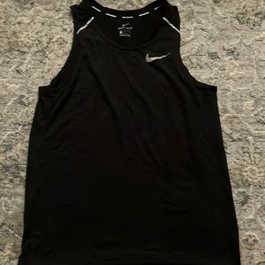 Black Nike tank rise 365
